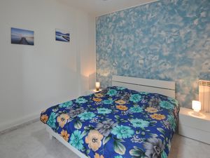 24005429-Ferienwohnung-6-Imperia-300x225-4