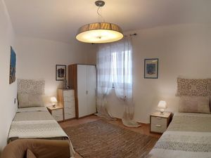 19385733-Ferienwohnung-4-Imperia-300x225-5