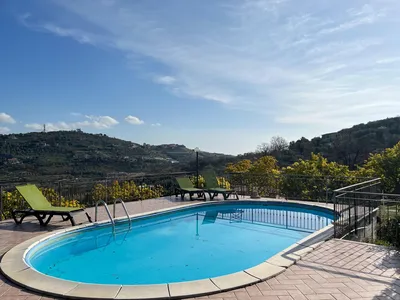 PoolOfHouse