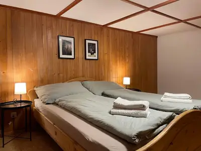 Schlafzimmer 1