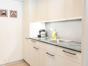 23915586-Ferienwohnung-4-Interlaken-300x225-3