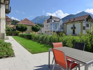 23859651-Ferienwohnung-5-Interlaken-300x225-5