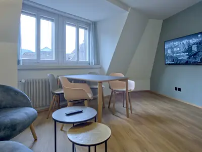 Wohnzimmer / Sofa Bett / Essbereich / Küche
