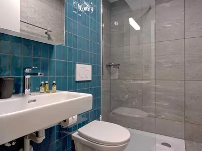Badezimmer / Dusche / Haartrockner