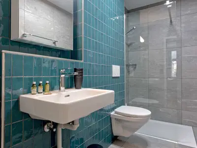 Badezimmer / Dusche / Haartrockner