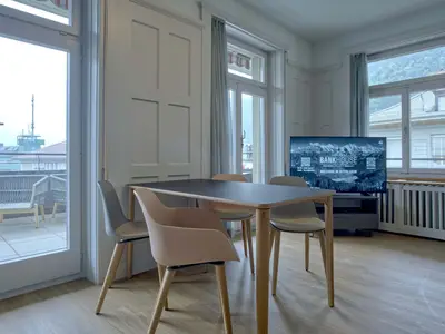 Wohnzimmer / Sofa Bett / Essbereich / Küche