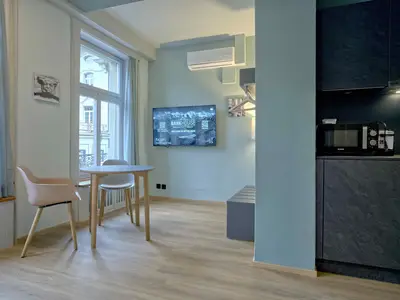 Wohnzimmer / Essbereich / Küche