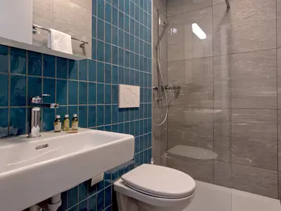 Badezimmer / Dusche / Haartrockner