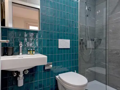 Badezimmer / Dusche / Haartrockner