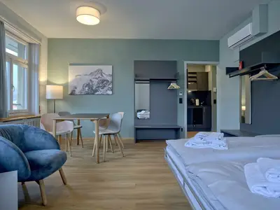 Wohnzimmer / Sofa Bett / Essbereich / Küche