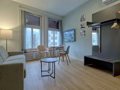 Wohnzimmer / Sofa Bett / Essbereich / Küche