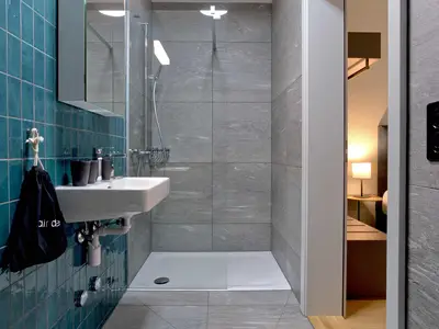 Badezimmer / Dusche / Haartrockner