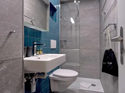 Badezimmer / Dusche / Haartrockner