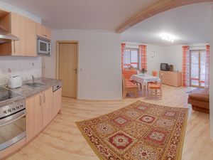 1672525-Ferienwohnung-4-Inzell-300x225-5