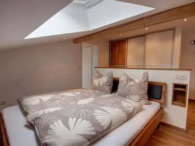 Schlafzimmer 1