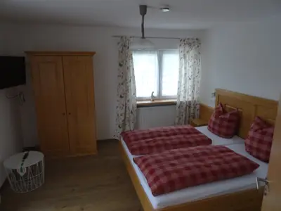 Schlafzimmer 1