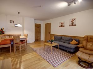 18473318-Ferienwohnung-3-Inzell-300x225-4