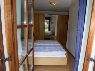 Blick von der Terrasse ins Schlafzimmer