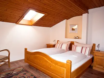 Schlafzimmer 1