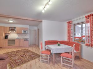 1672525-Ferienwohnung-4-Inzell-300x225-3