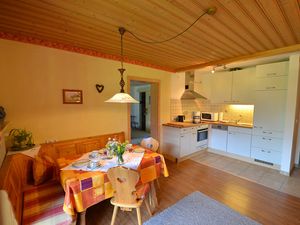 92704-Ferienwohnung-4-Inzell-300x225-1