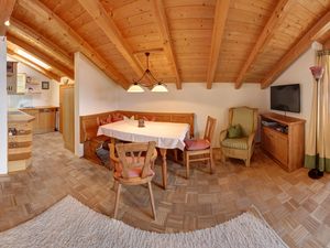 104957-Ferienwohnung-4-Inzell-300x225-3