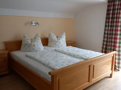 1. Schlafzimmer FW Buche