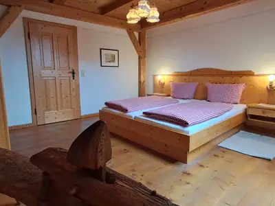 Elternschlafzimmer mit Dachfenster