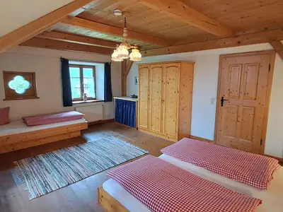 Elternschlafzimmer mit drittem Bett