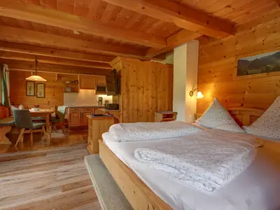 Schlafbereich/Schrank als Raumteiler/Essecke/Küche