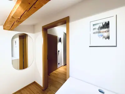 Ankleide mit Spiegel