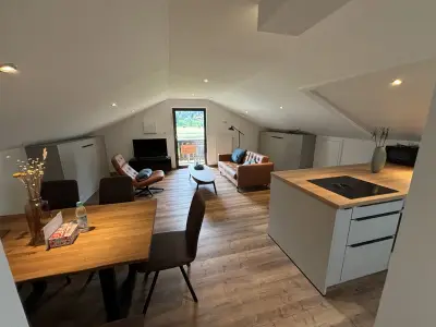 Wohnzimmer - Küche - Esstisch