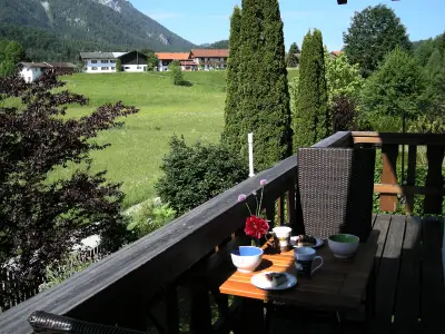 Frühstück auf dem Balkon