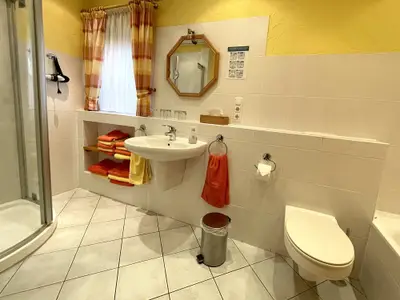 Fewo Hühnernest: Bad