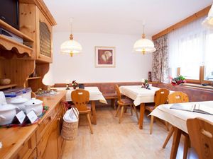 23826206-Ferienwohnung-3-Ischgl-300x225-2