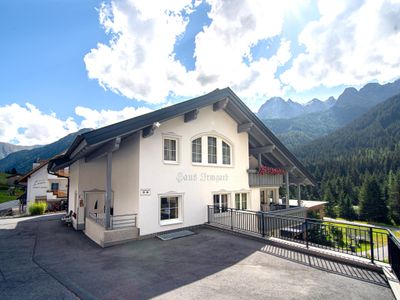 Außenseite Ferienhaus [Sommer]