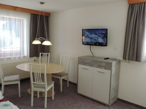 23288378-Ferienwohnung-4-Ischgl-300x225-2