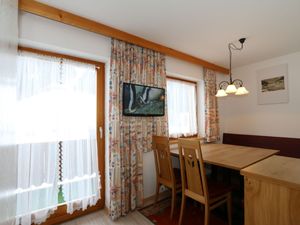 23288381-Ferienwohnung-5-Ischgl-300x225-5