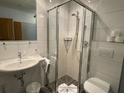 Zi 6 Badezimmer