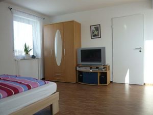 22240073-Ferienwohnung-2-Isny im Allgäu-300x225-5