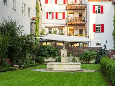 Hausansicht Garten