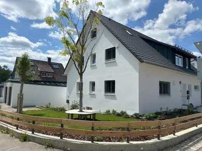 Hausansicht_Frühjahr