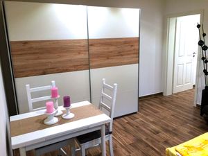 23923054-Ferienwohnung-4-Itzehoe-300x225-2