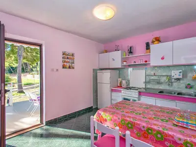 Ferienwohnung für 5 Personen (65 m²) in Ivan Dolac 9/10
