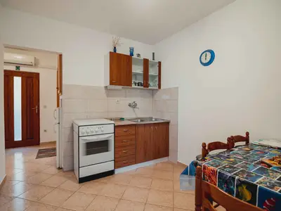 Ferienwohnung für 3 Personen (29 m²) in Ivan Dolac 6/10
