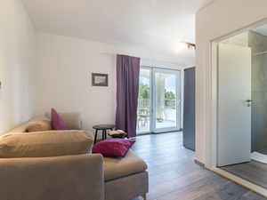 23456130-Ferienwohnung-2-Ivan Dolac-300x225-1