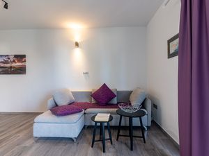 23456130-Ferienwohnung-2-Ivan Dolac-300x225-3