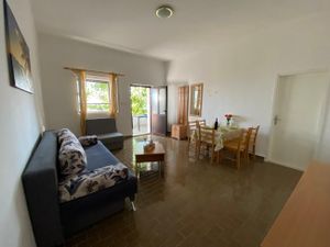 23980729-Ferienwohnung-5-Ivan Dolac-300x225-1