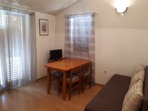 23933938-Ferienwohnung-3-Ivan Dolac-300x225-1