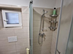 23587811-Ferienwohnung-8-Izola-300x225-4